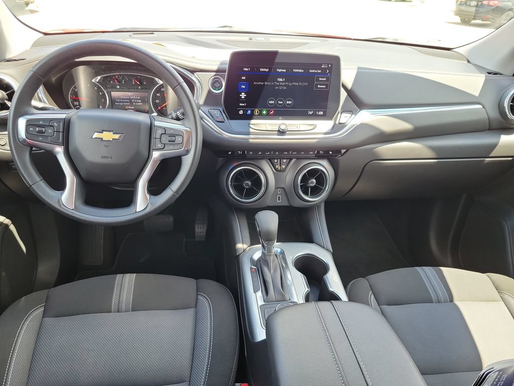 Used 2025 Chevrolet Blazer LT AWD/4WD image 27