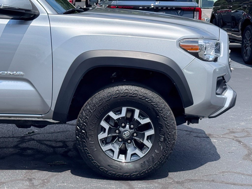 Used 2023 Toyota Tacoma TRD Off-Road w/ Technology Package AWD/4WD image 41