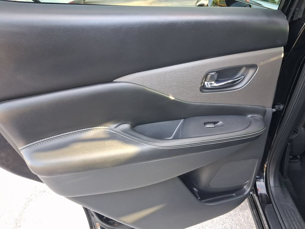 Used 2023 Nissan Murano S FWD image 11