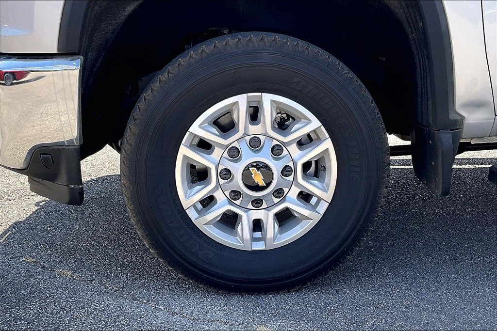 Used 2022 Chevrolet Silverado 2500 LT w/ Convenience Package AWD/4WD image 8