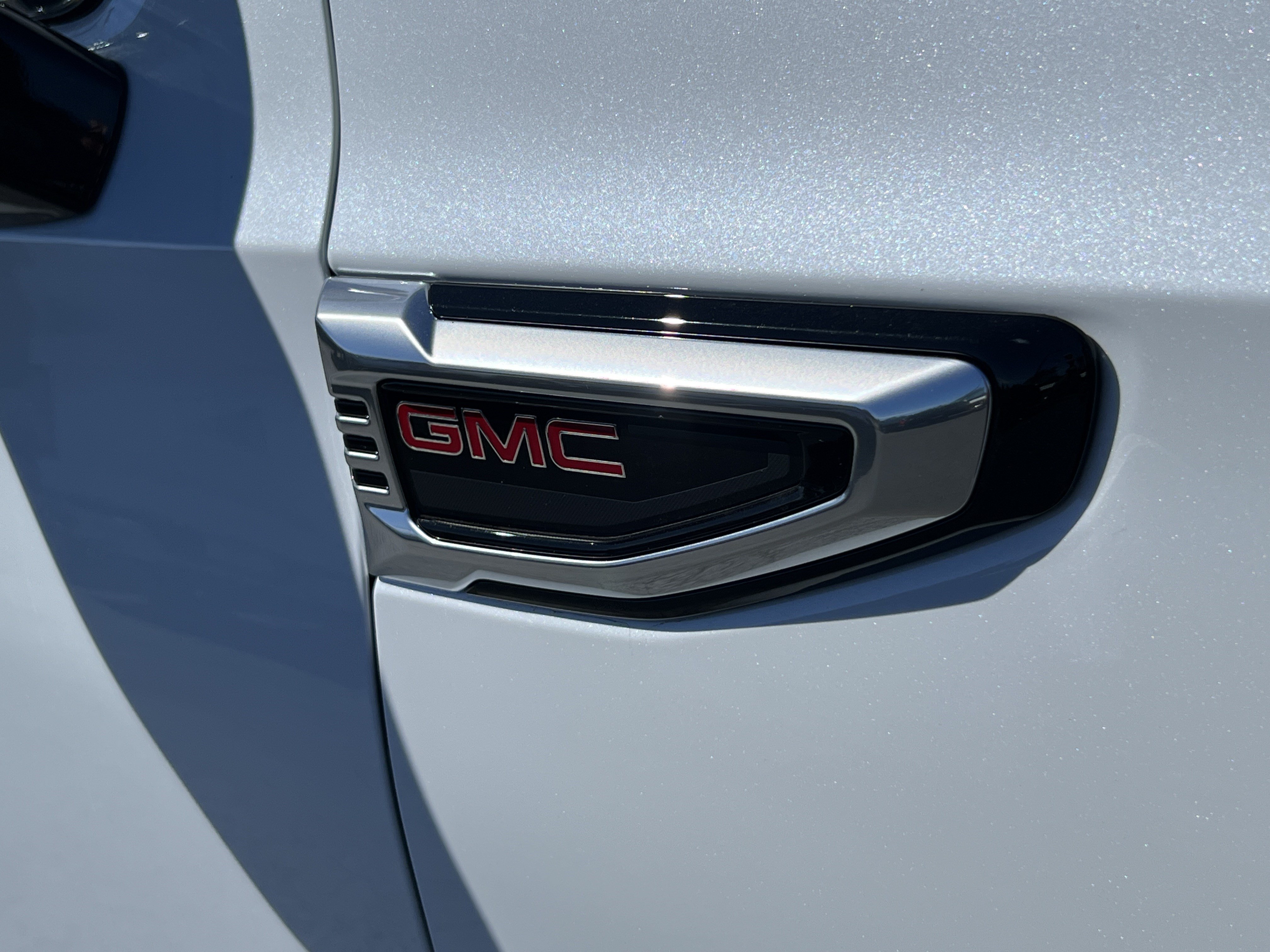 New 2026 GMC Yukon Denali w/ Denali Reserve Package AWD/4WD image 11