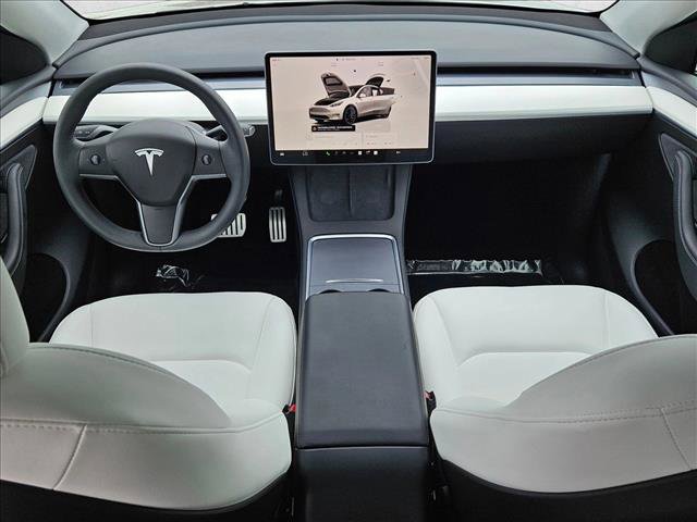 Used 2024 Tesla Model Y Performance image 19