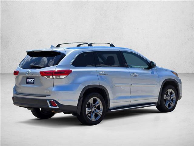 Used 2017 Toyota Highlander Limited Platinum FWD image 5