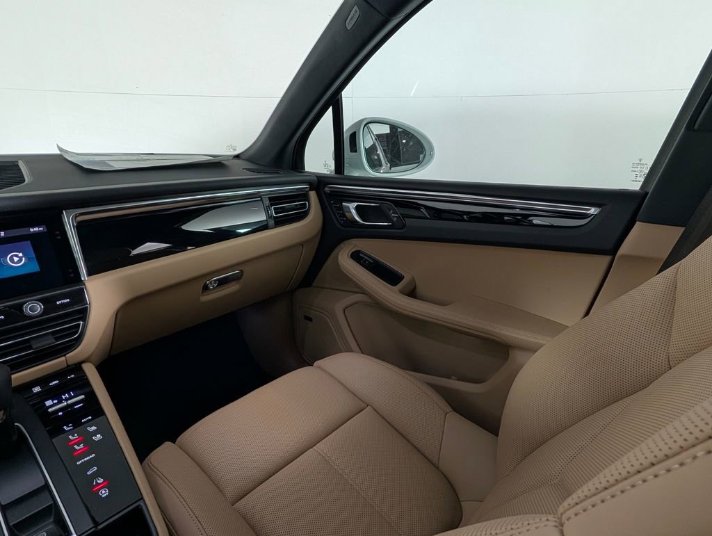 New 2026 Porsche Macan image 23