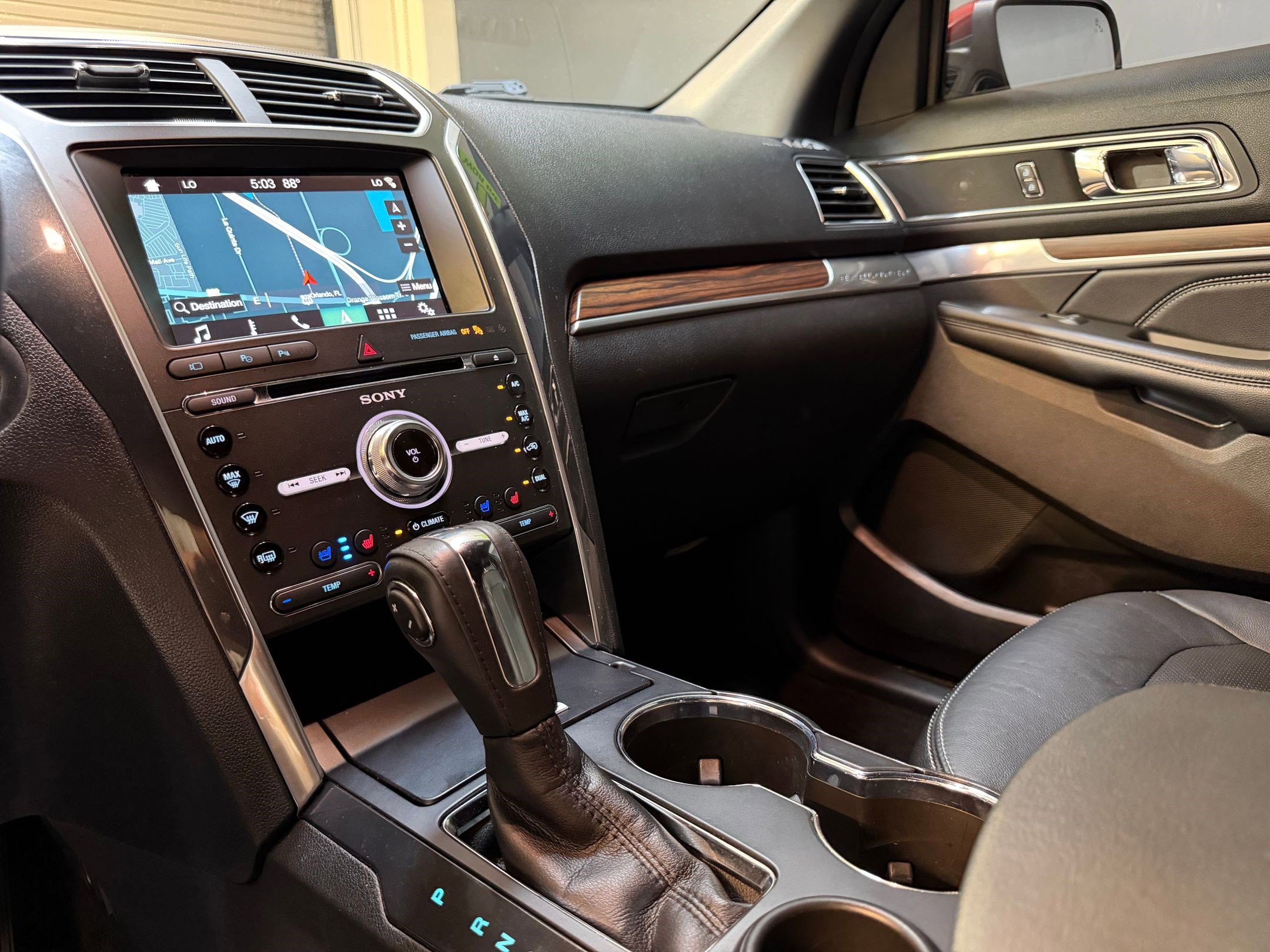 Used 2018 Ford Explorer Limited w/ Equipment Group 301A FWD image 28