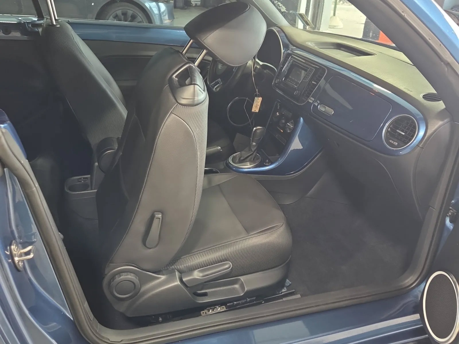 Used 2019 Volkswagen Beetle 2.0T S FWD image 10