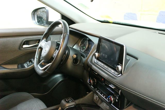 Used 2021 Nissan Rogue SV image 10
