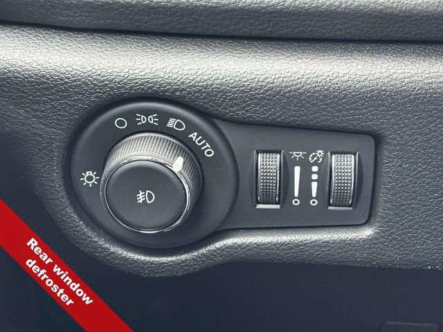 New 2026 Chrysler Pacifica Select image 24