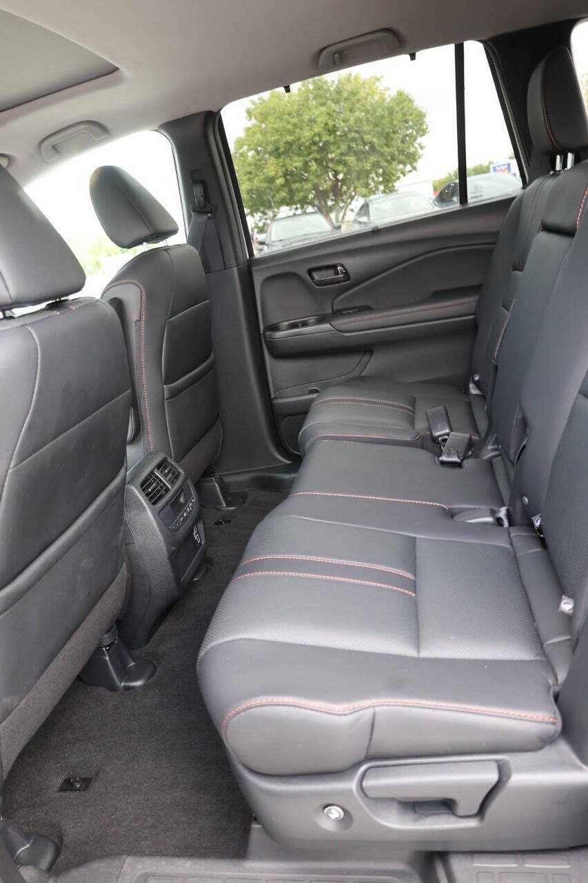 Used 2022 Honda Pilot TrailSport image 18