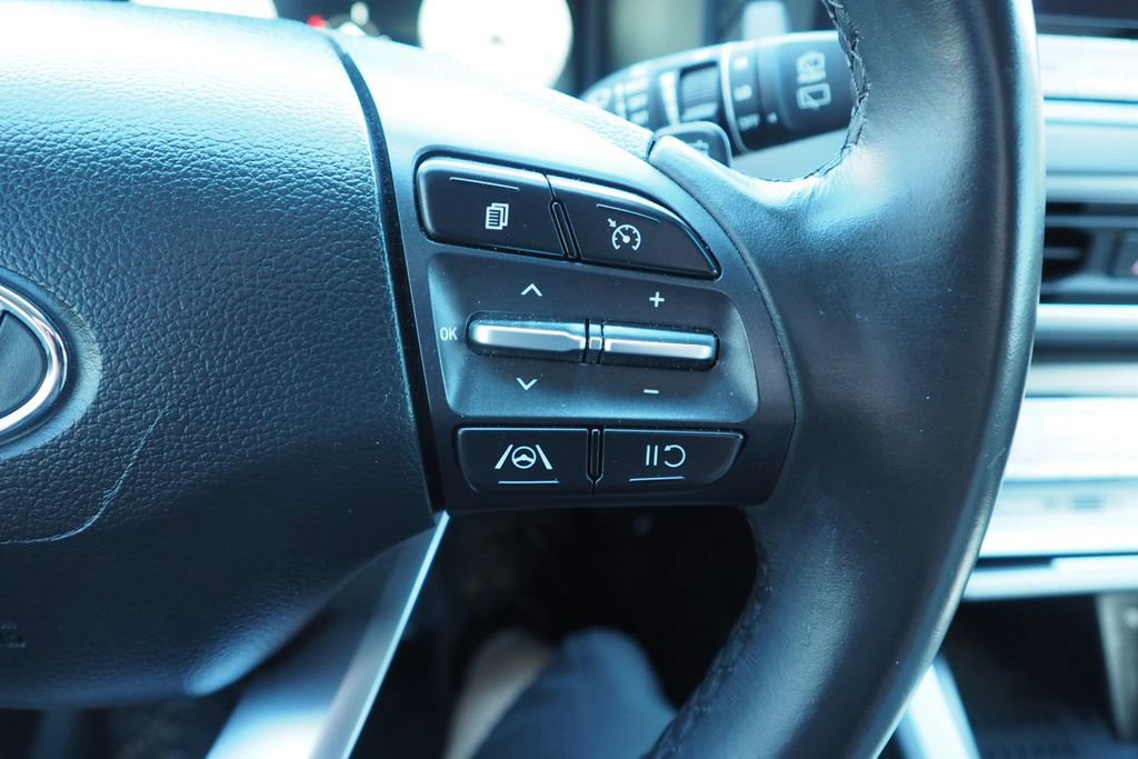 Used 2023 Hyundai Kona SEL image 28