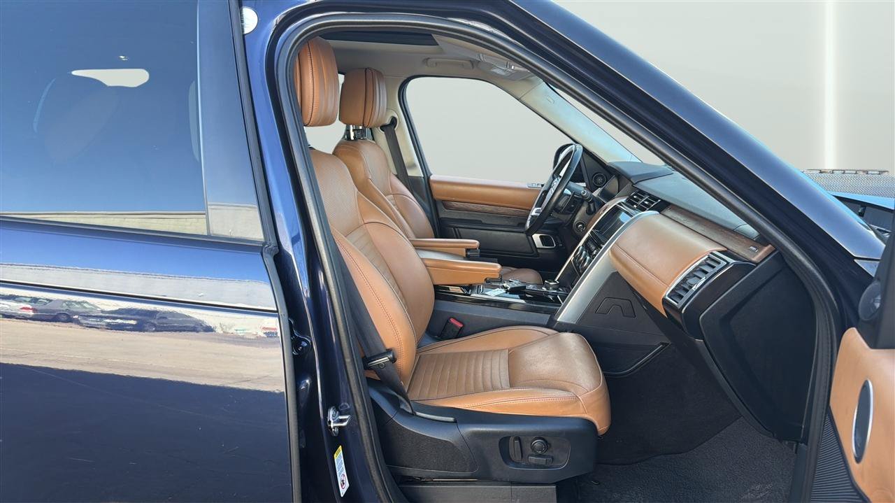 Used 2018 Land Rover Discovery HSE Luxury AWD/4WD image 13
