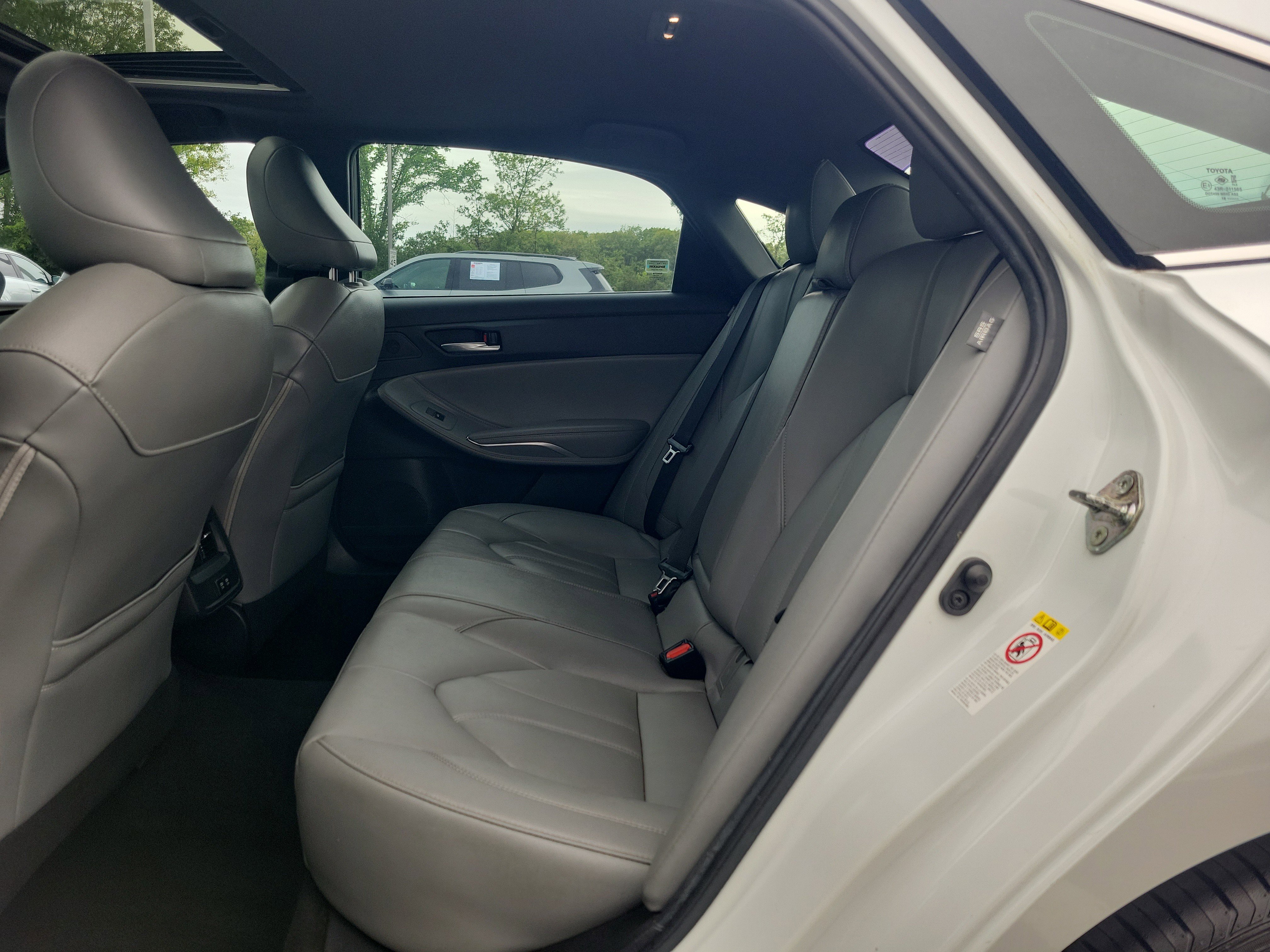 Certified 2019 Toyota Avalon XLE w/ Moonroof Package FWD image 8