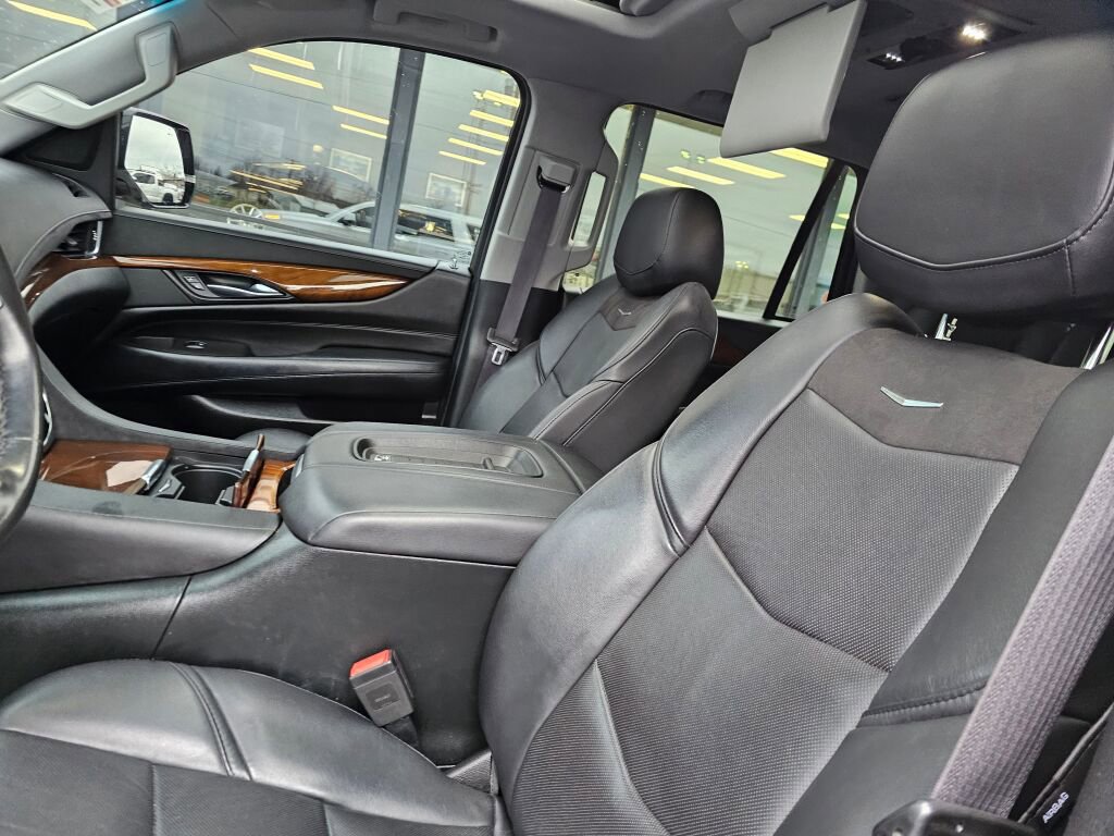 Used 2016 Cadillac Escalade Premium image 20