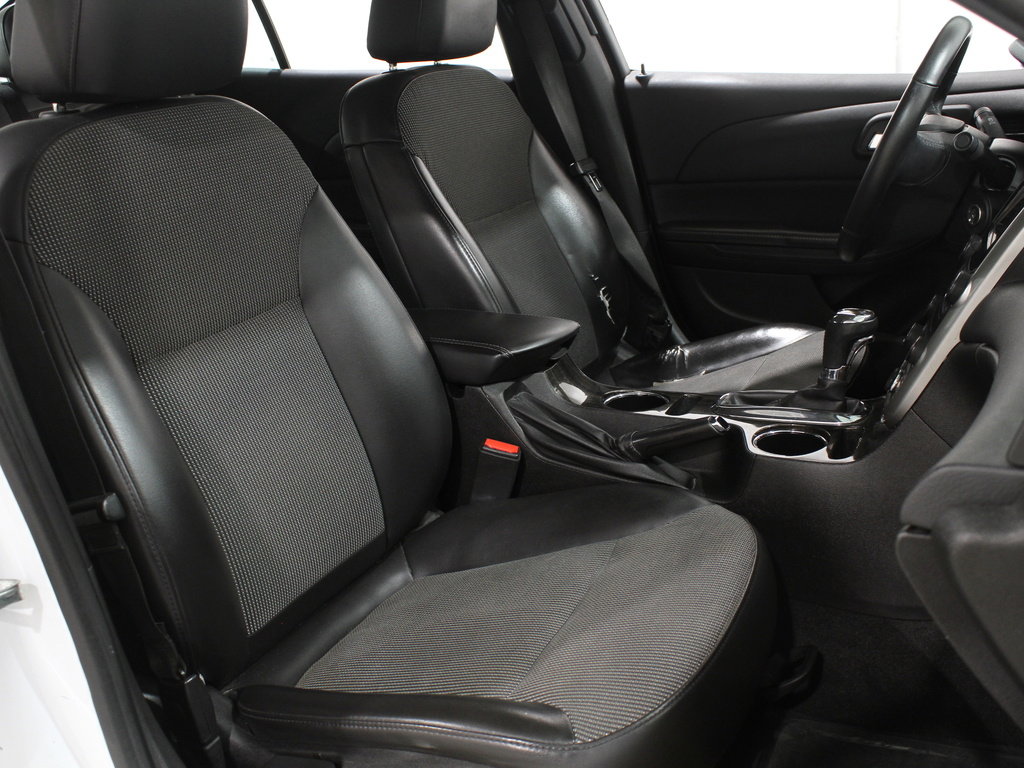 Used 2015 Chevrolet Malibu LT image 14