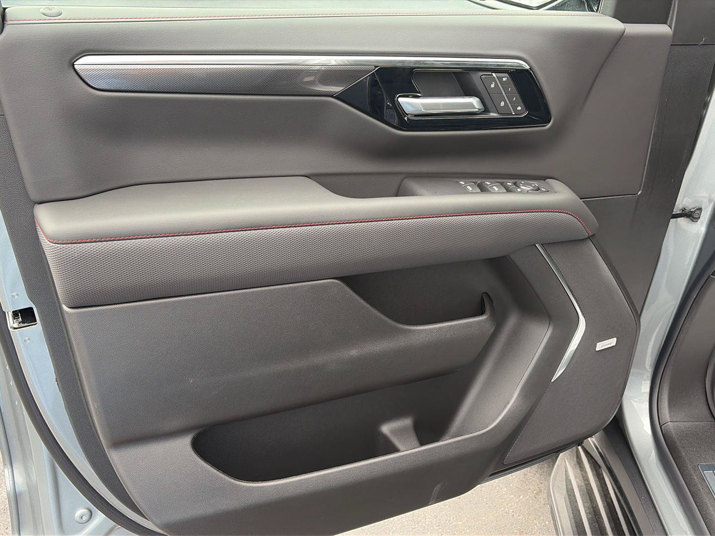 New 2026 Chevrolet Tahoe RST w/ RST Capability Package AWD/4WD image 9