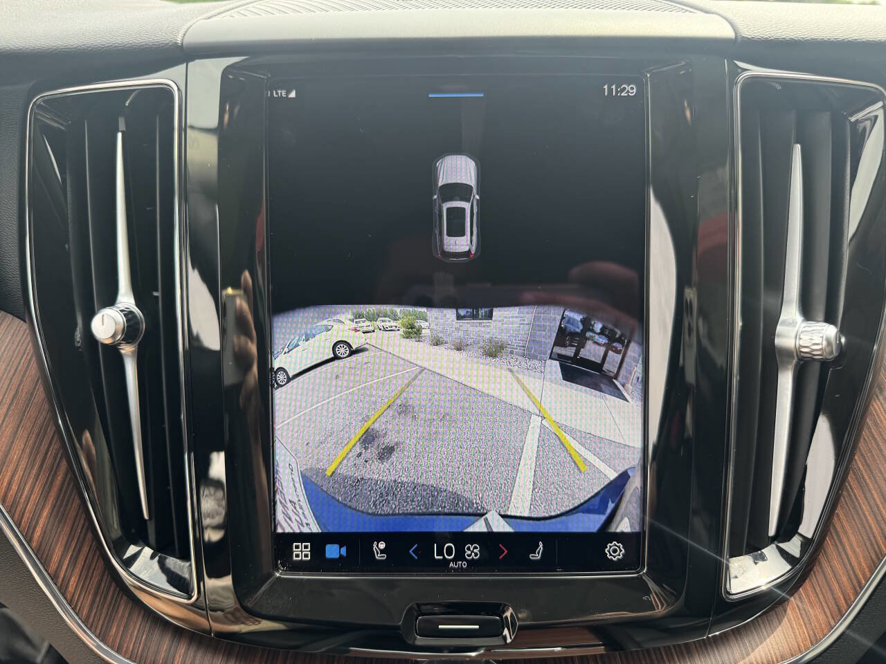 Used 2024 Volvo XC60 B5 Plus image 9