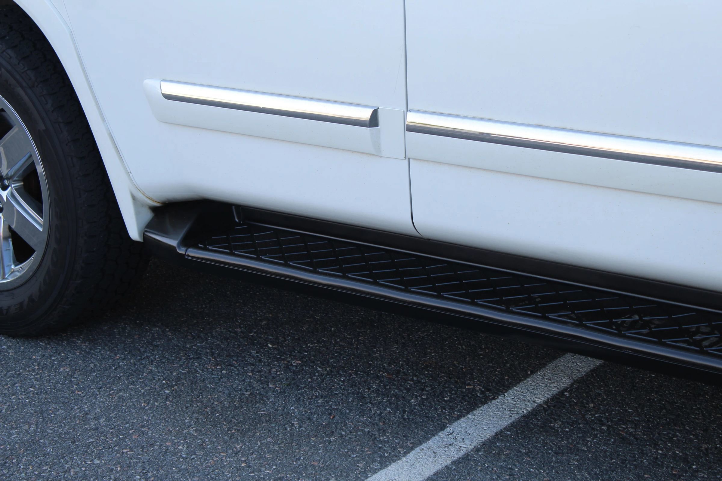 Used 2014 Nissan Armada Platinum image 40