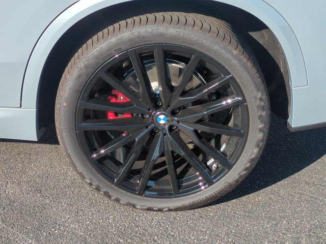 New 2026 BMW X5 xDrive40i w/ M Sport Package AWD/4WD image 10