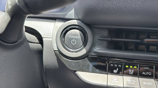Used 2023 Toyota Crown Platinum AWD/4WD image 14