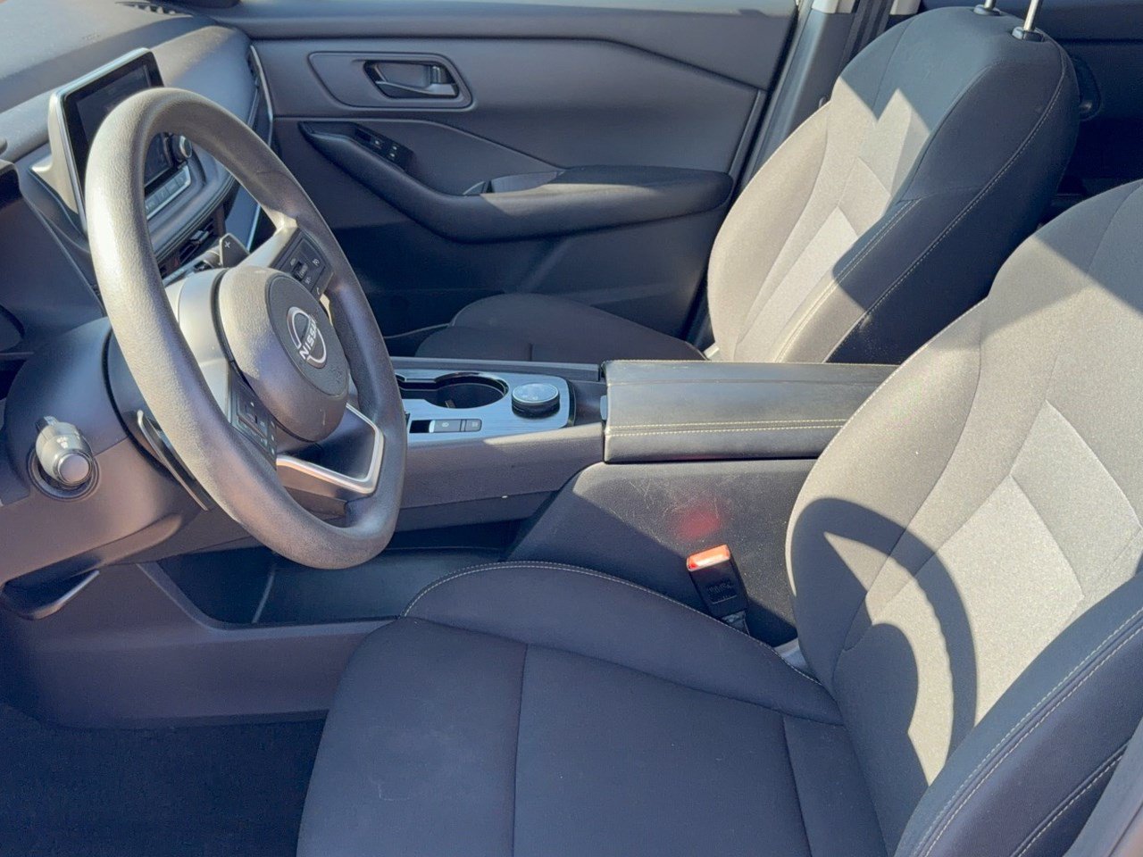 Used 2024 Nissan Rogue S AWD/4WD image 5