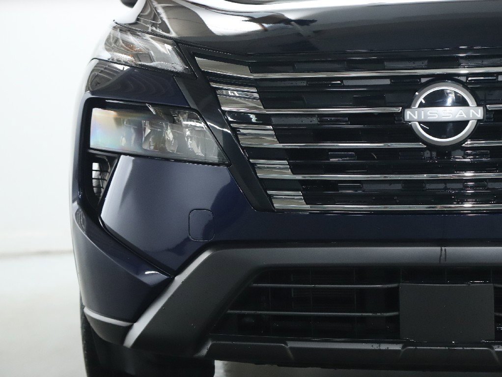 Used 2026 Nissan Rogue SV image 7