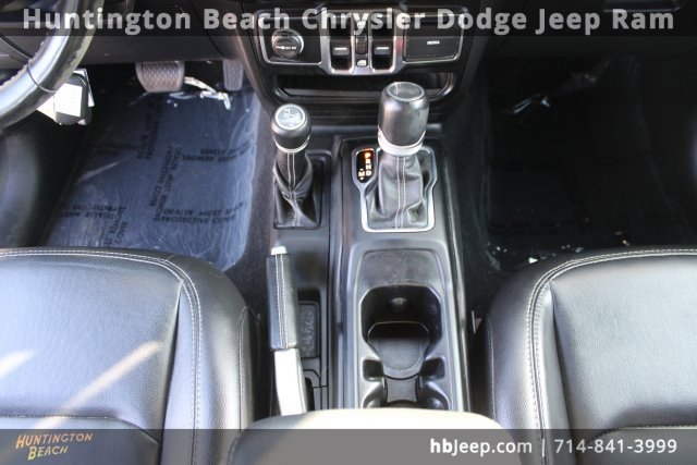 Used 2022 Jeep Wrangler Unlimited Sahara w/ Cold Weather Group image 15