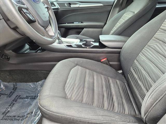 Used 2016 Ford Fusion SE FWD image 15