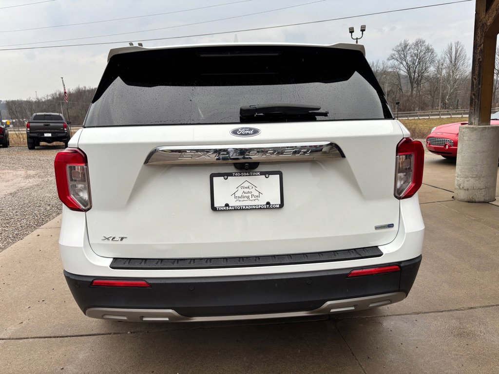 Used 2020 Ford Explorer XLT w/ Equipment Group 202A image 3