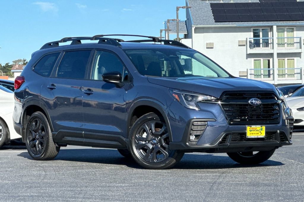 Used 2025 Subaru Ascent Bronze Edition w/ Onyx Package image 2