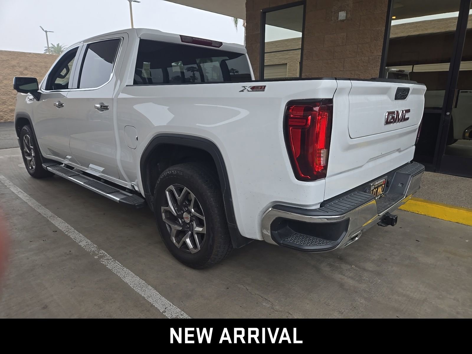 Used 2023 GMC Sierra 1500 SLT w/ SLT Premium Package image 4