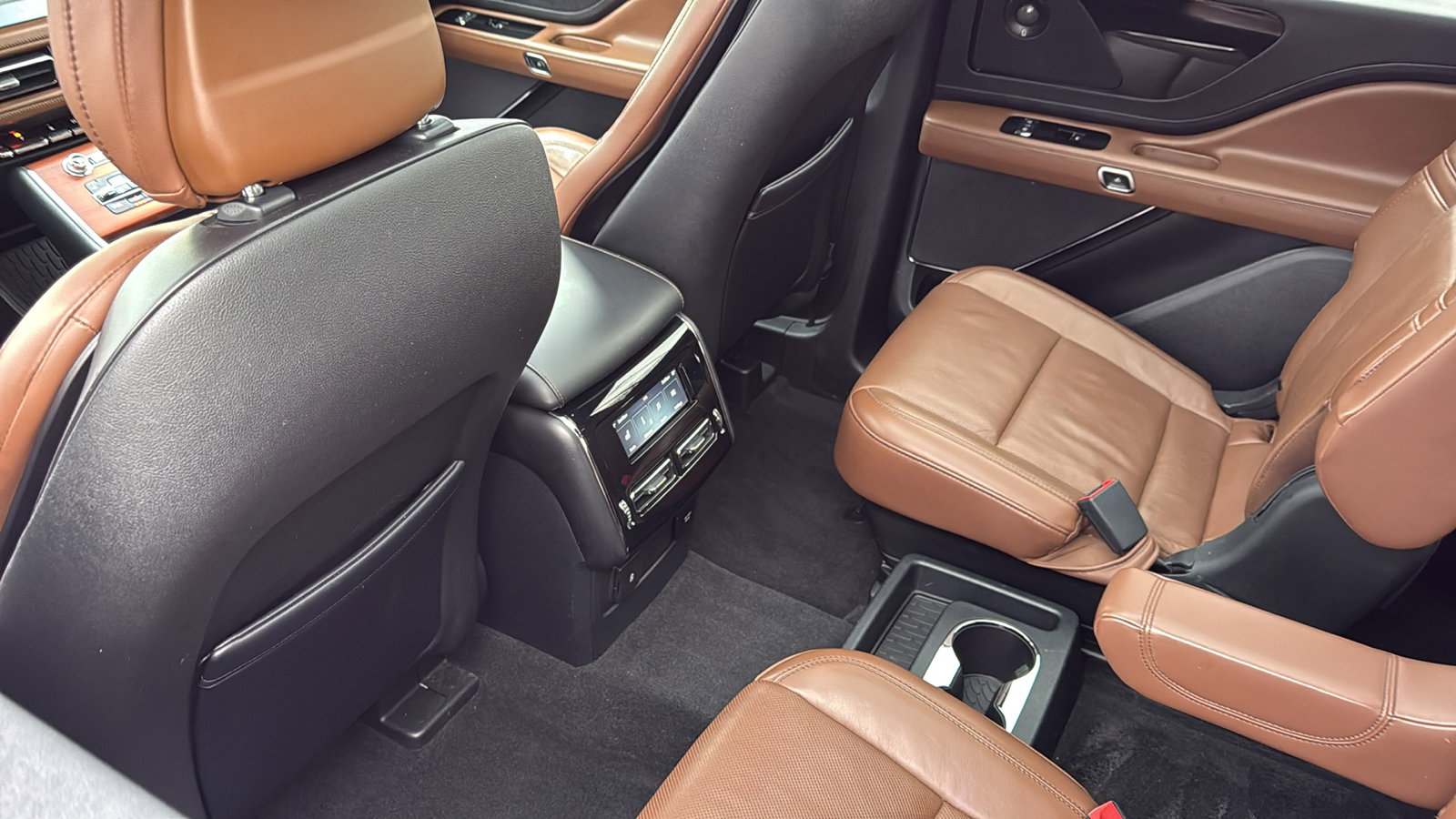 Used 2020 Lincoln Aviator Reserve w/ Equipment Group 201A image 30