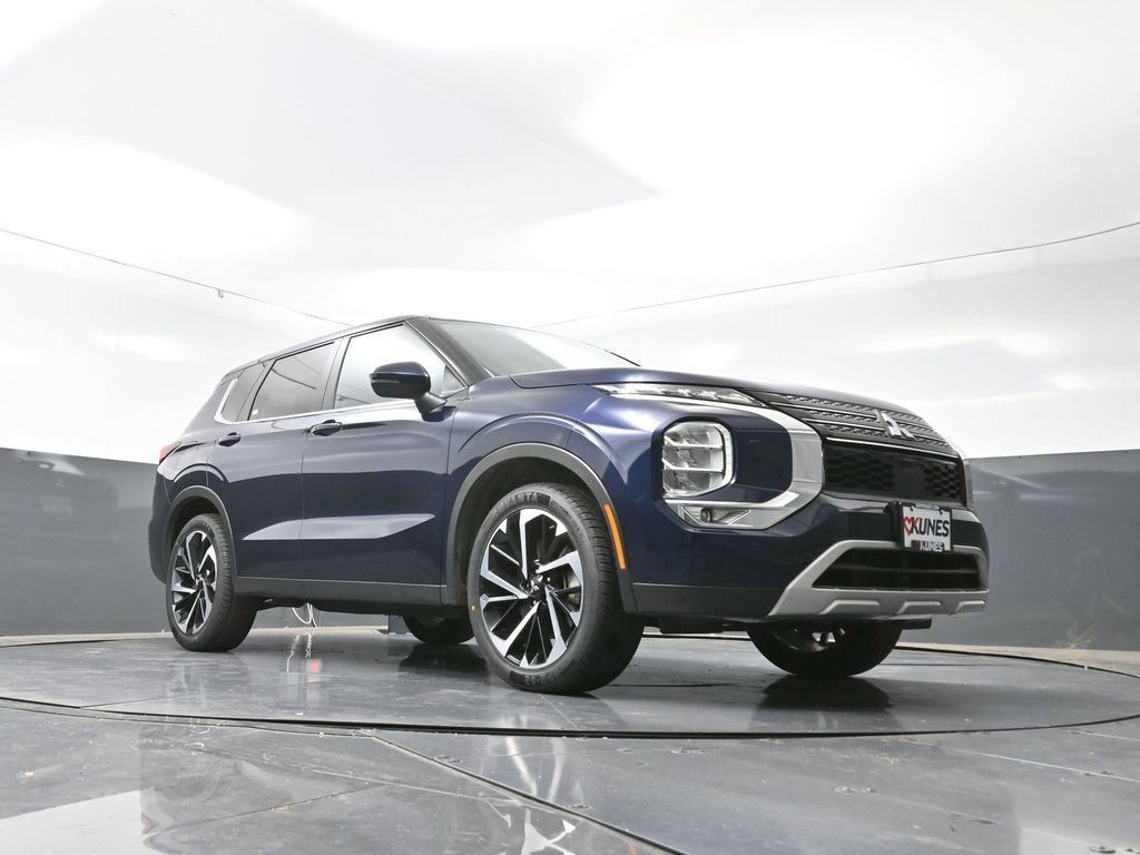 Used 2024 Mitsubishi Outlander AWD image 51