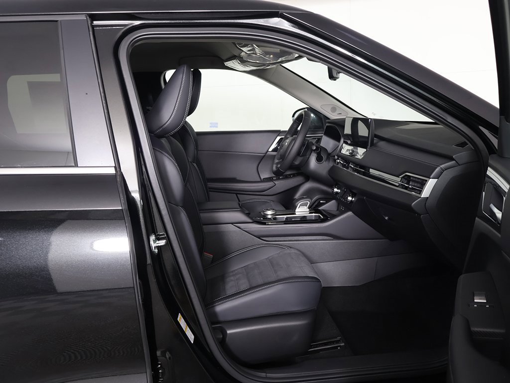 New 2026 Mitsubishi Outlander SE image 29