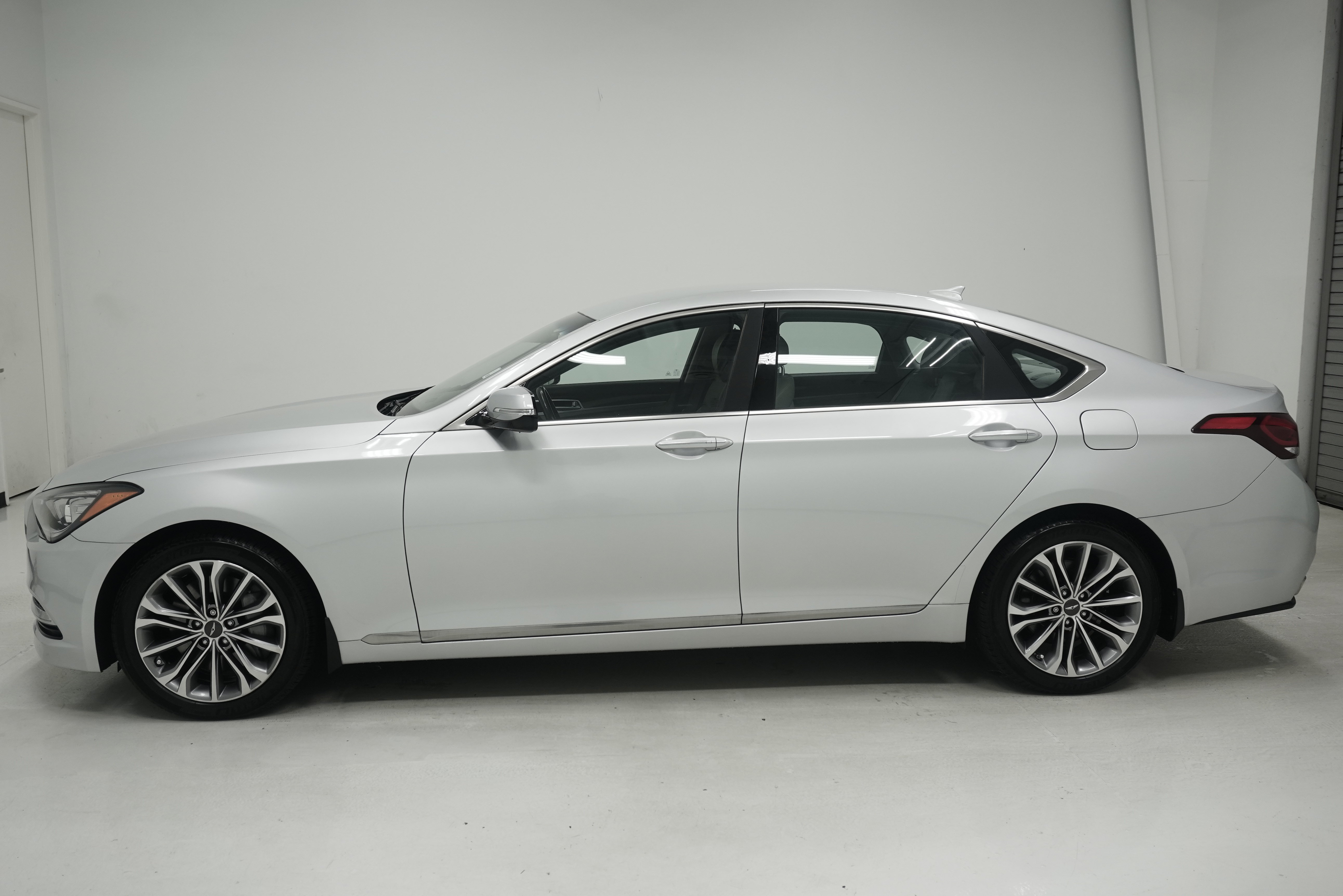 Used 2017 Genesis G80 3.8 RWD image 7