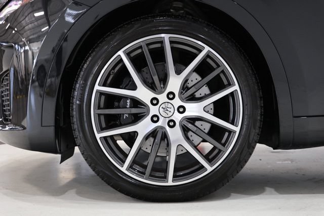 Certified 2022 Maserati Levante Modena AWD/4WD image 9