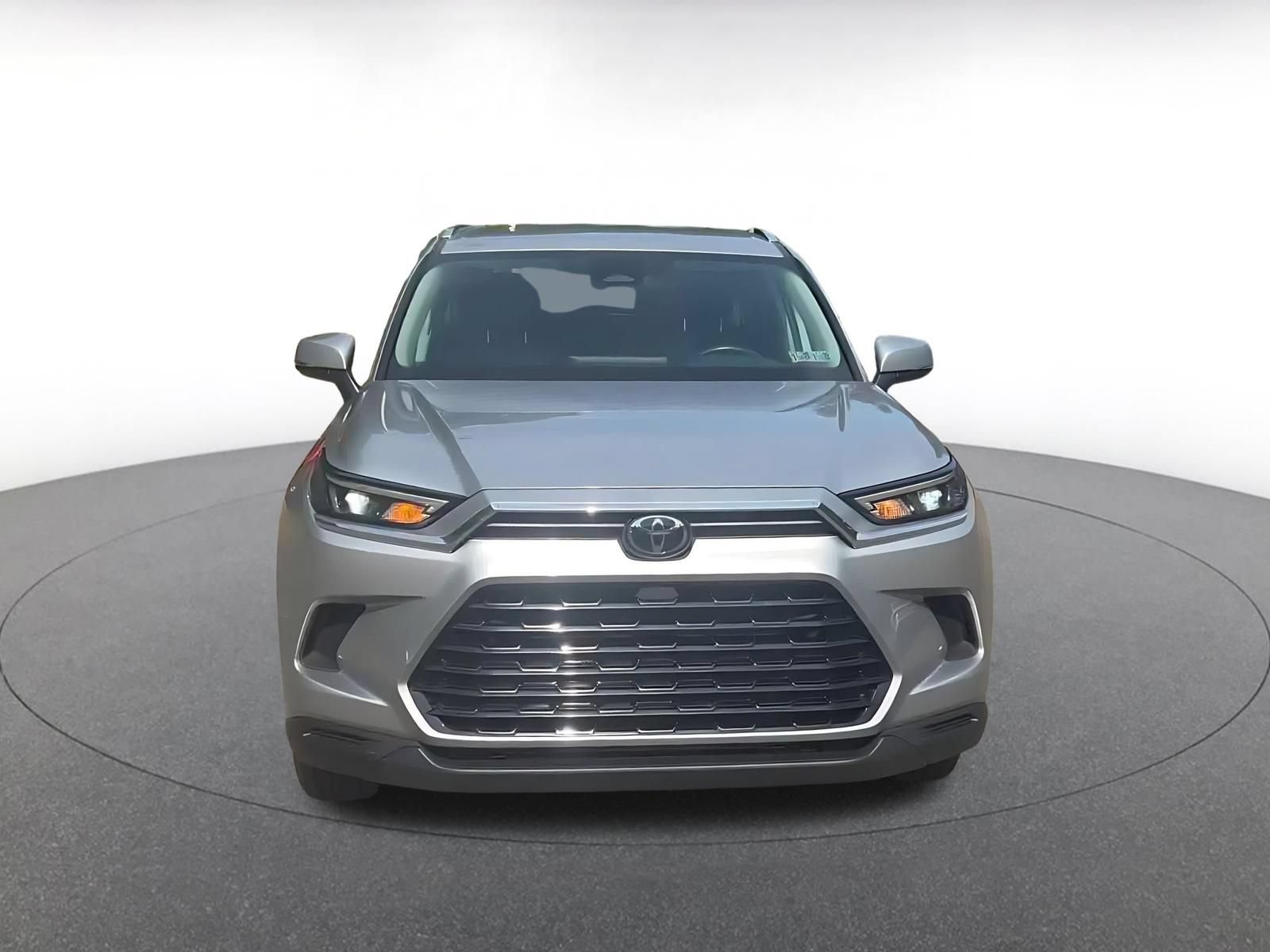 Used 2025 Toyota Grand Highlander FWD image 4