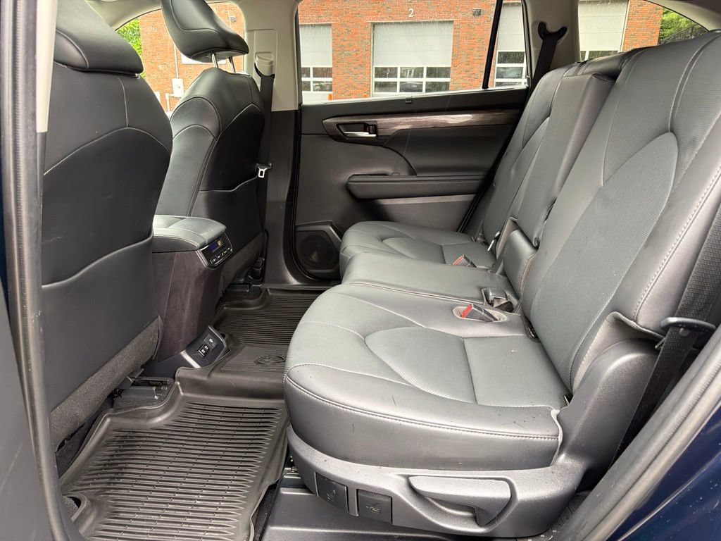 Used 2020 Toyota Highlander Limited AWD/4WD image 30