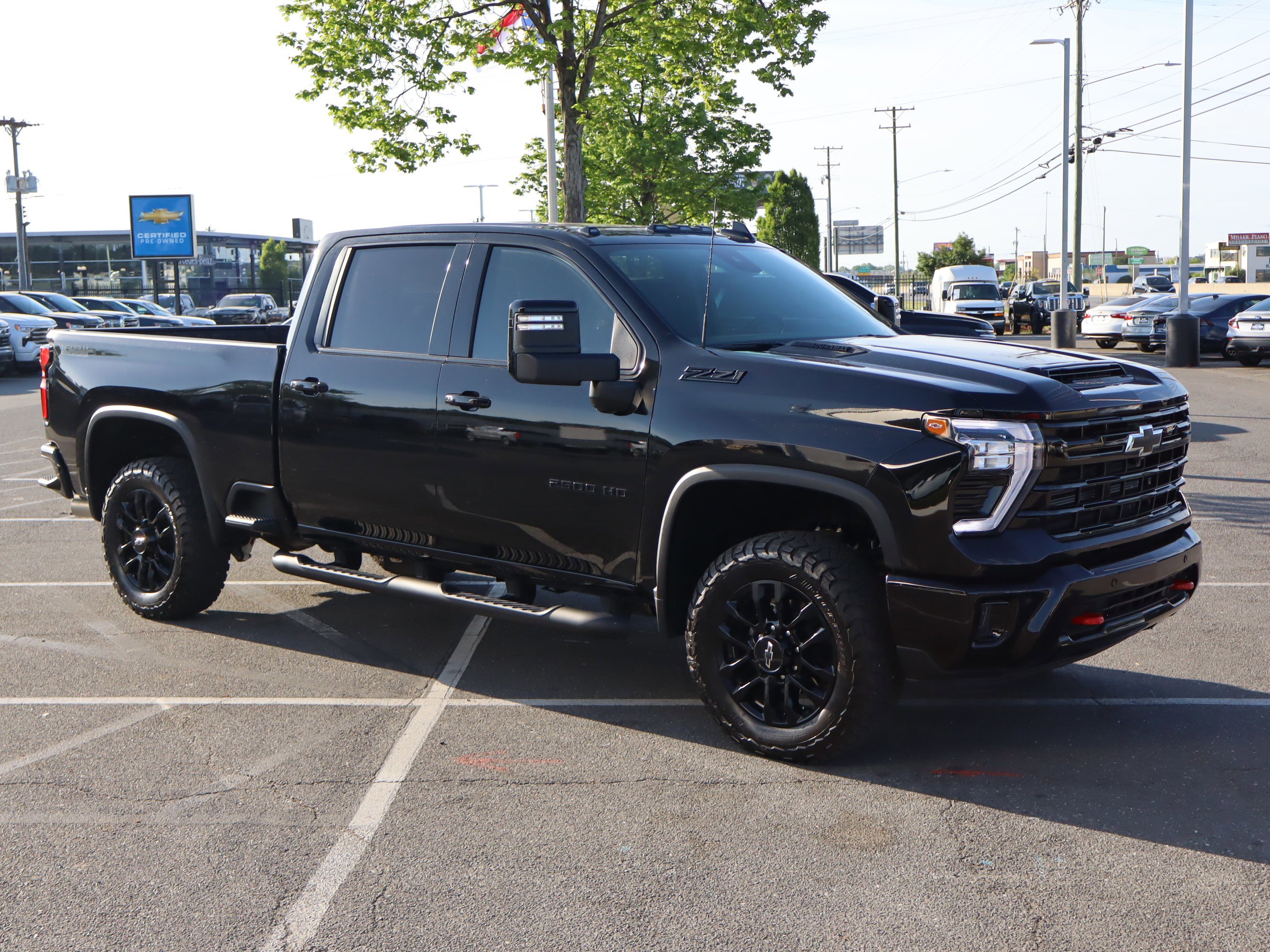 Used 2025 Chevrolet Silverado 2500 LTZ w/ LTZ Plus Package AWD/4WD image 2
