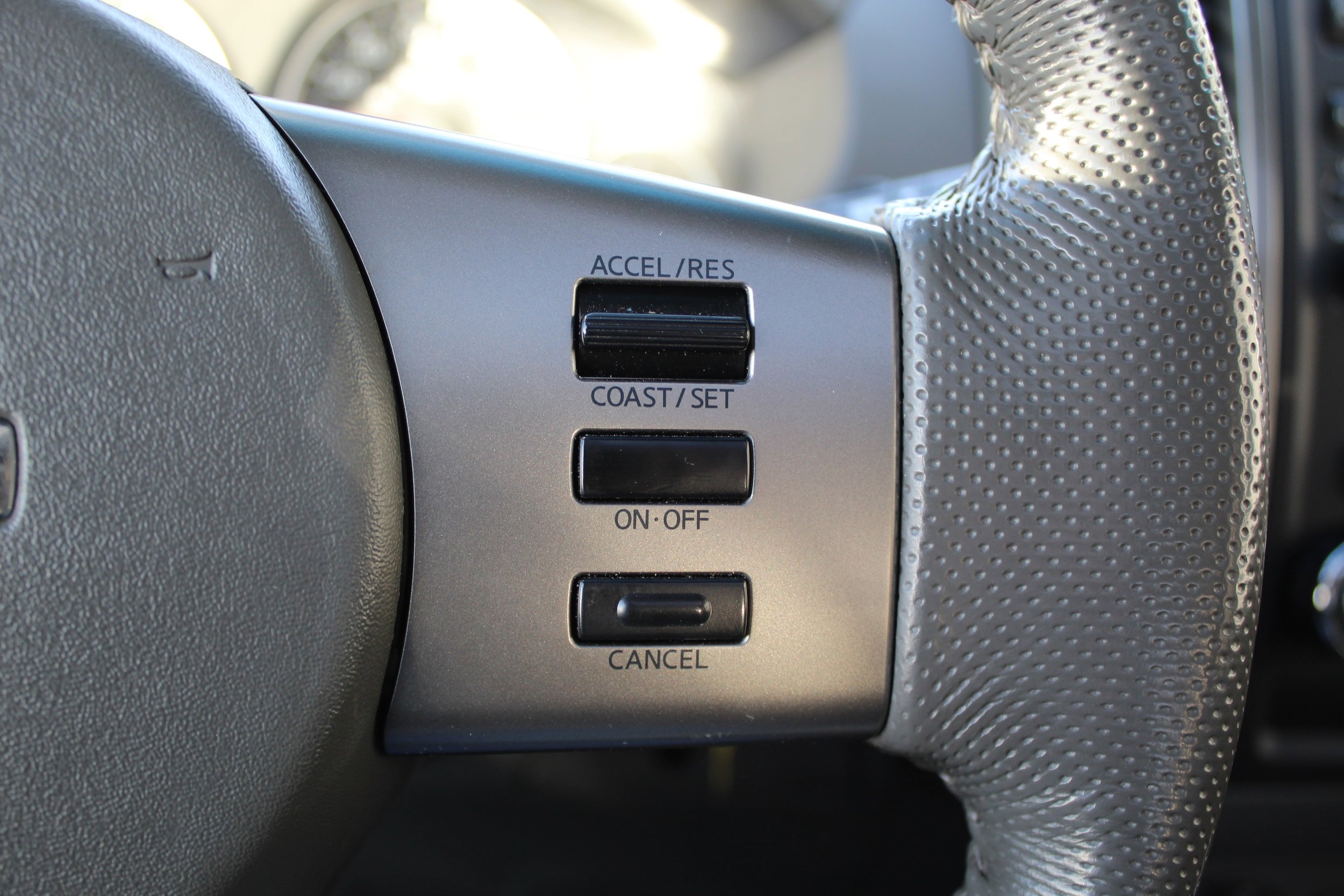 Used 2012 Nissan Frontier 4x4 Crew Cab Long Bed image 24