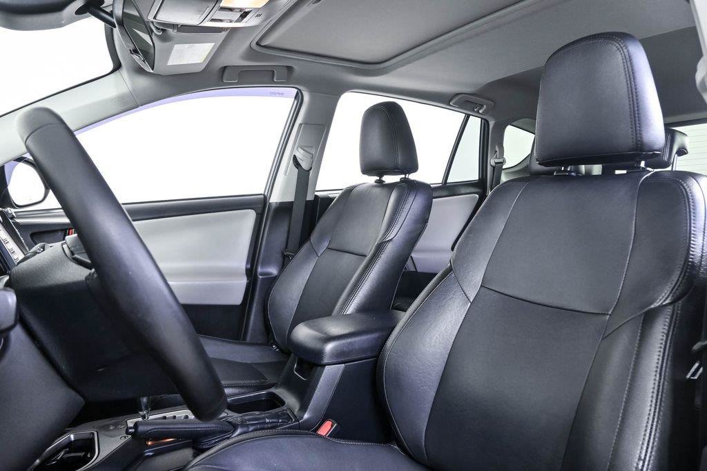 Used 2018 Toyota RAV4 XLE w/ Convenience Package AWD/4WD image 6