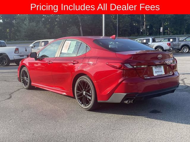Used 2025 Toyota Camry SE FWD image 3