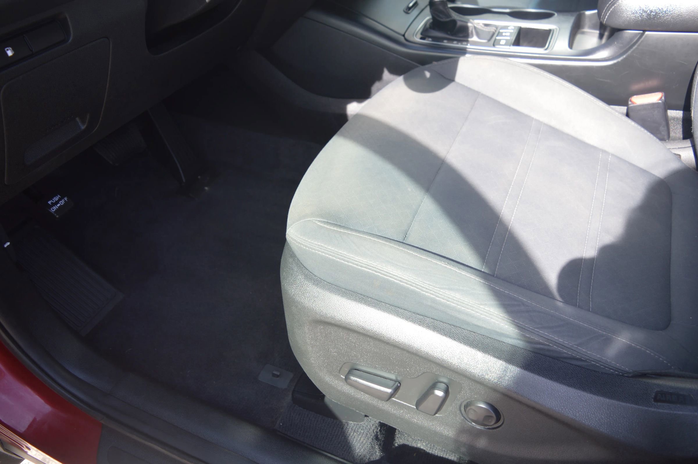 Used 2016 Kia Sorento LX w/ LX Convenience Package image 12