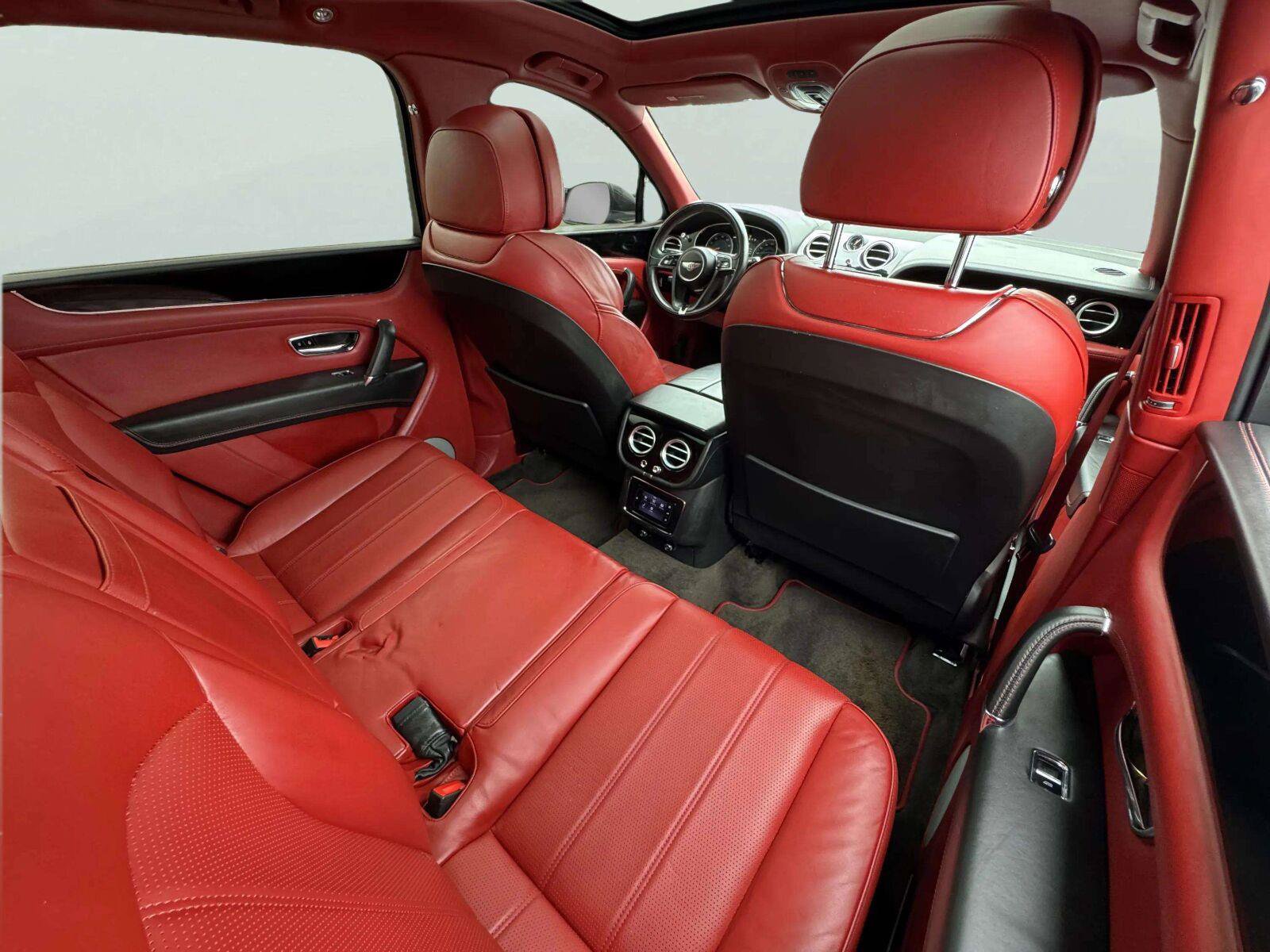 Used 2018 Bentley Bentayga AWD/4WD image 83