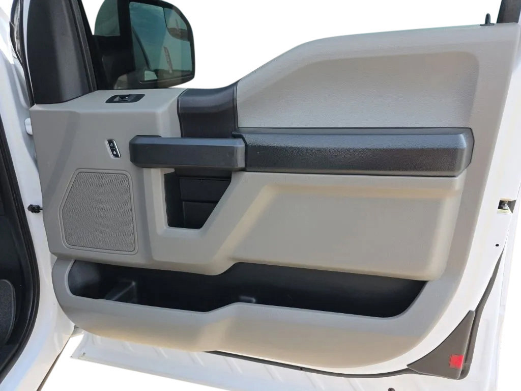 Used 2015 Ford F150 XL w/ Equipment Group 101A Mid AWD/4WD image 21
