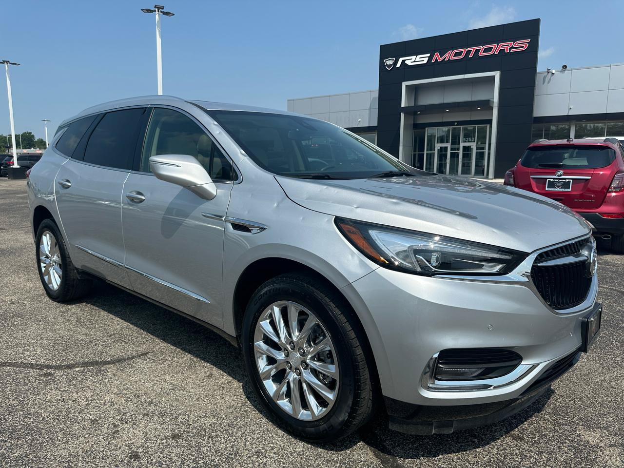 Used 2021 Buick Enclave Premium w/ Sun and Sites Package FWD image 2