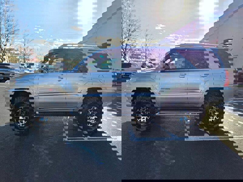 Used 2003 Toyota 4Runner Limited AWD/4WD image 3