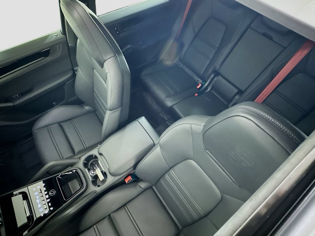 New 2026 Porsche Cayenne GTS AWD/4WD image 14