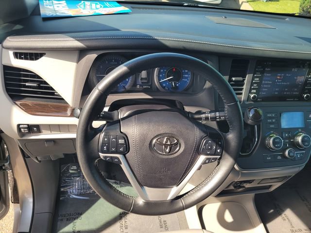 Used 2020 Toyota Sienna XLE AWD/4WD image 30