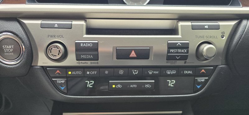 Used 2014 Lexus ES 350 w/ Luxury Package FWD image 25