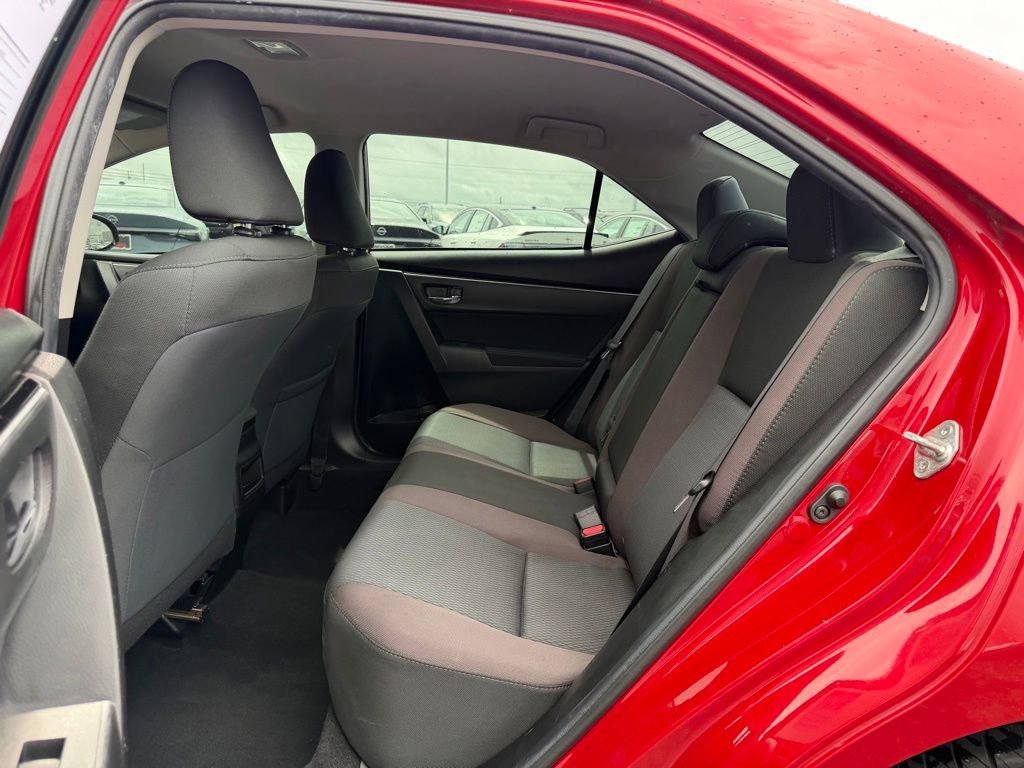 Used 2018 Toyota Corolla LE FWD image 15